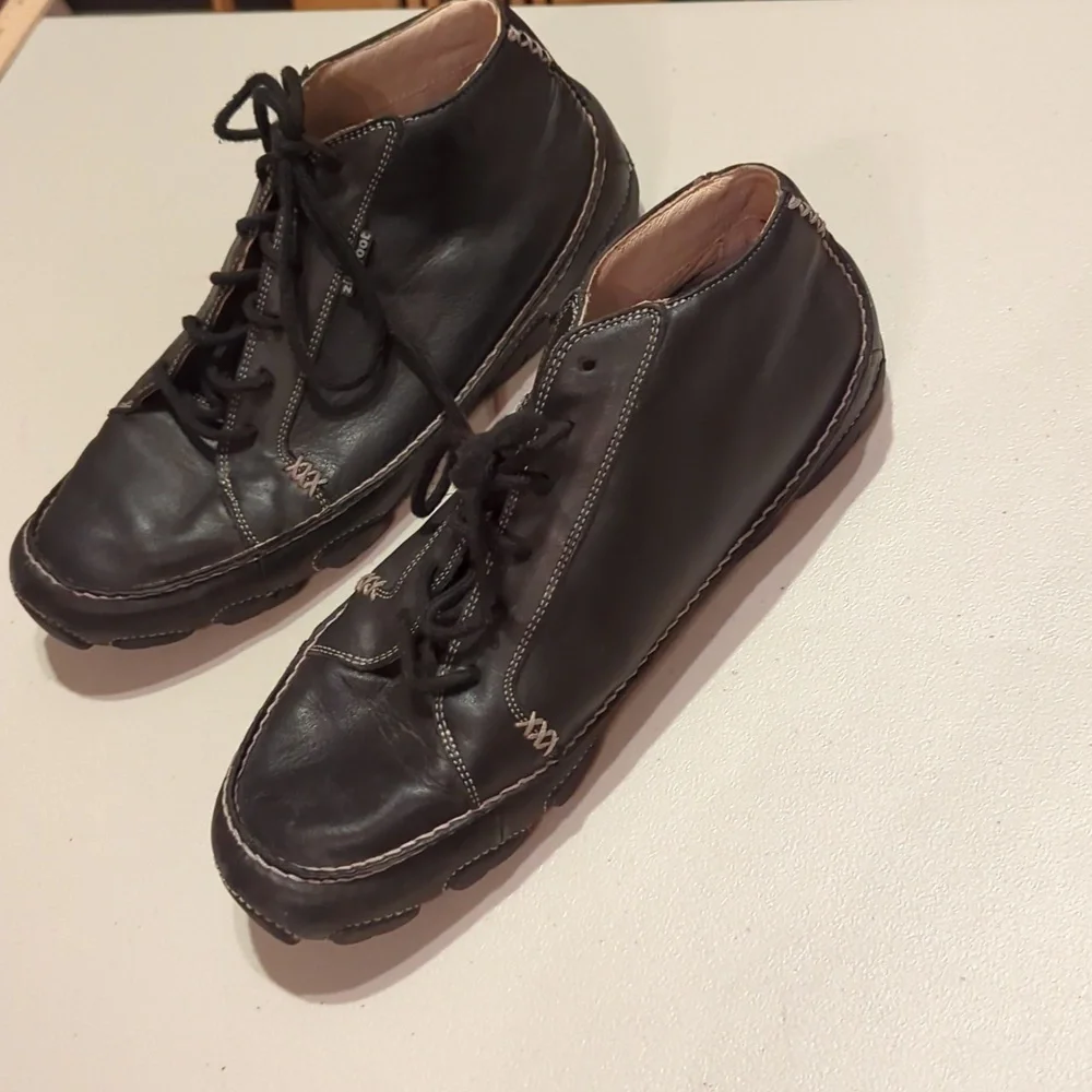 Aetrex, Zumfoot, black leather shoe/ boots. Size 10